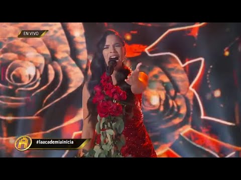 Angie Flores 🇭🇳 - Es Ella Más Que Yo | PRIMER CONCIERTO La Academia 2019-2020