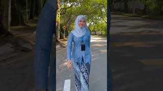 Download lagu awek baju kebaya biru mp3 Download lagu awek baju kebaya biru mp3