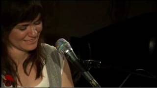 Amy Seeley "Surprisingly So" - www.streamingcafe.net