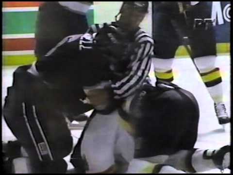 O'Donnell punches Geoff Courtnall 94-95