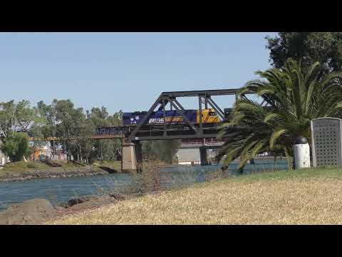 AN9 AN3 Light Loco  Maribyrnong Bridge