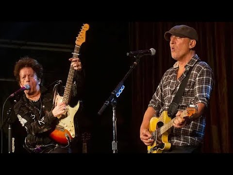 One Guitar - Willie Nile and Bruce Springsteen (live at the Paramount Theatre, Asbury Park 2020)