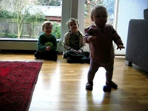 Anna KC 11. mdr. holder ambulancen