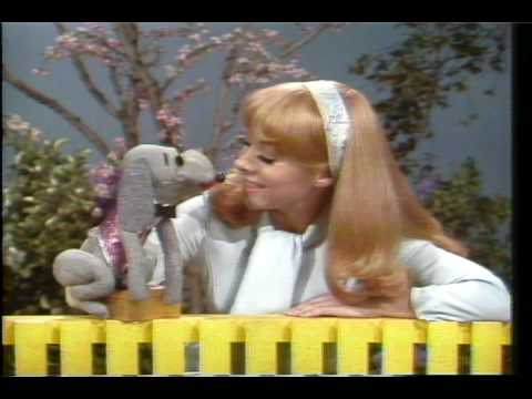 Shari Lewis & Hush Puppy - "Easter with Oral Roberts", 1970