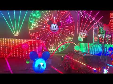 "The Great Christmas Light Fight"  Season 2021 Home Shines Some Disney Magic For All To See! 🎅☃️