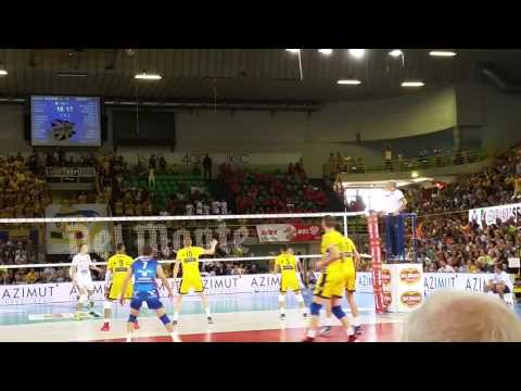 Brutal spike by Ngapeth