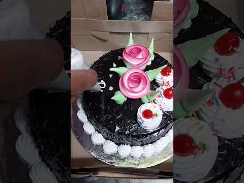 Writing on cake Bidisha #virals #gifting #birthdaygifts #cakeart #calligraphy