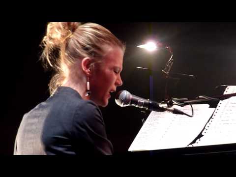 Trixie Whitley - I can't stand the rain / Pieces @ Gent Jazz 2010
