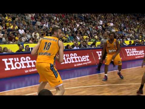 Play of the Game: Wobo mit dem And-One (ALBA - Würzburg)