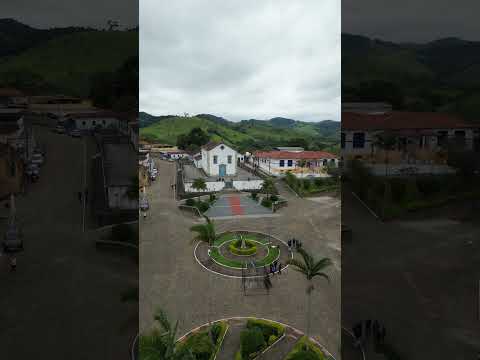 Sobrevoando a praça central de Santana dos Montes MG #minasgerais #drone