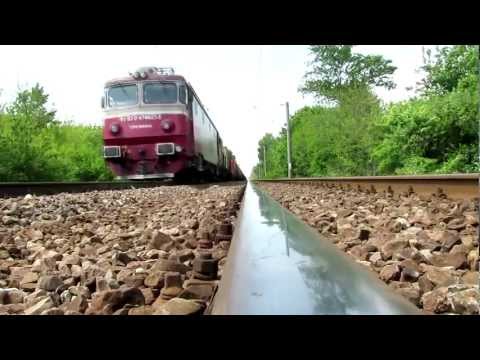 Trains in Romania 2011 [50,000 kilometers in 20 minutes]