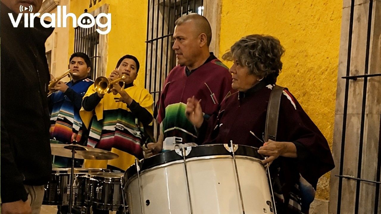 Mexican Tambora Drummer Steals the Show || ViralHog