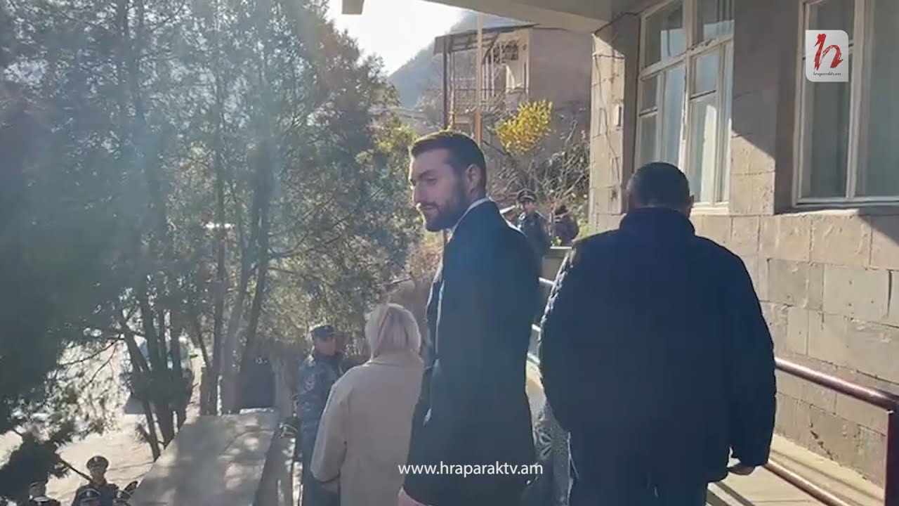 ՔՊ-ական պատգամավոր Արեն Մկրտչյանը ծիծաղում է ալավերդցիների վրա