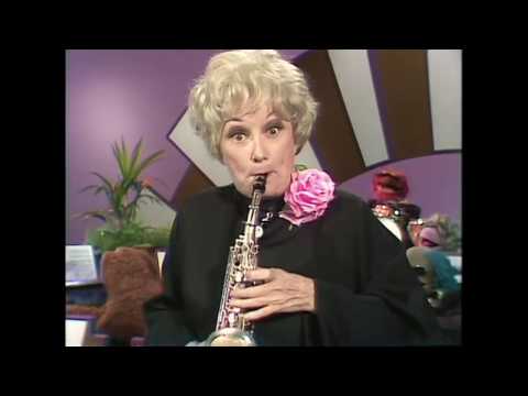 Muppet Songs: Phyllis Diller - The Entertainer