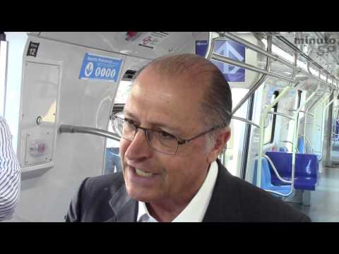 Metrô apresenta primeiro novo trem da Linha 5-Lilás