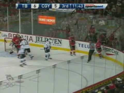 Ryan Malone vs Robyn Regehr Mar 1, 2009