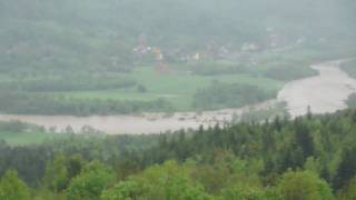 preview picture of video 'rzeka Łososina Laskowa - Kamionka Mała maj 2010'