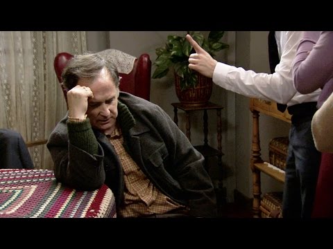 Amar C565 - La policía detiene a Paco