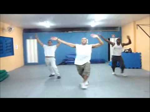 Swing Sangue Bom - Companhia Portal do Axé (audio melhorado)