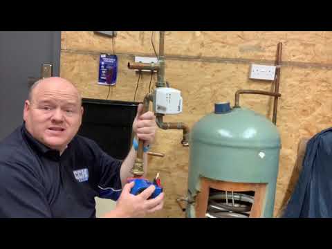 Plumbing - How Does a Hot Water Cylinder Work ?