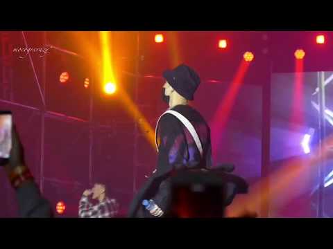 171225 The Monster Festival  Loopy & Young West  - Zombie Walking