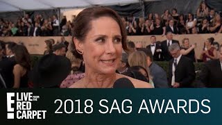 Laurie Metcalf Teases Jackie's Return in "Roseanne" Reboot | E! Live from the Red Carpet