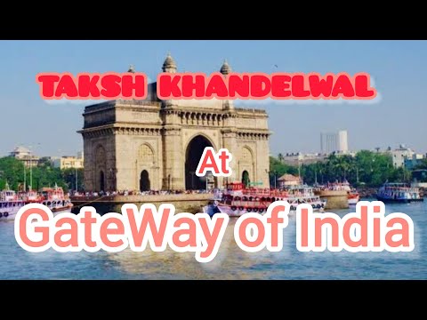 Gateway of India ke saamne Taksh ka swag 😎🇮🇳Chhota sa traveller, bada sa landmark ❤️✨ #mumbaidairies