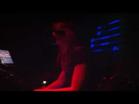 Supergirls feat. Clara Moto - 13.11.2010