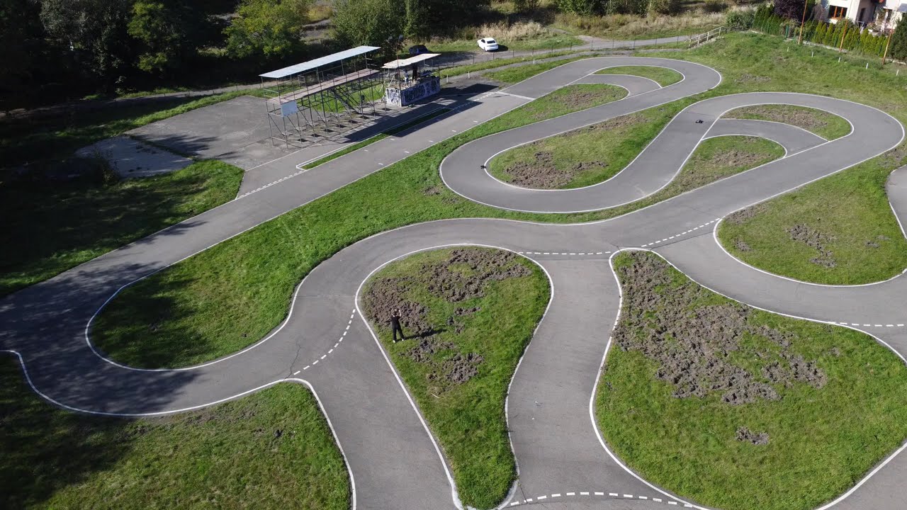 Ruda Śląska drone perspective (c1, whole track, extra car)
