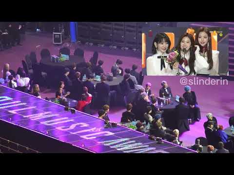 Idols reaction IZ*ONE speech on screen - SMA 2019