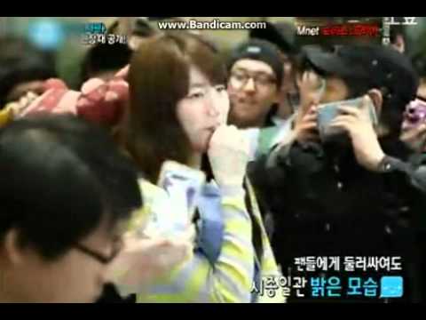 120426 miss A Suzy Surrounded By Many Fanboys + Fanboys' Chant.