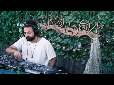 Kora live Rooftop Sessions for Trolldom