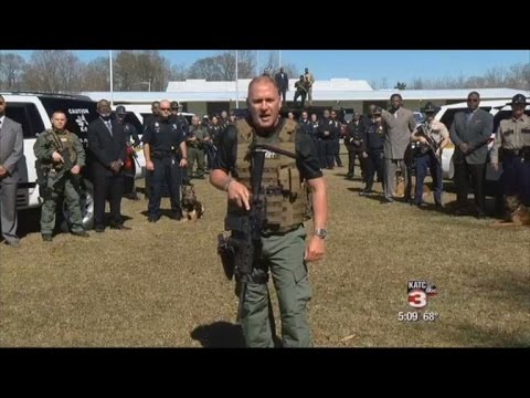 Police Captain Taunts Alleged Gang Members: I'm Not Afraid of You Punks!