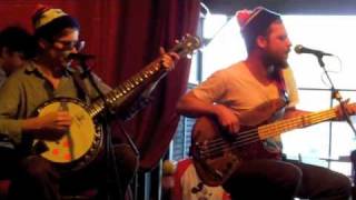 Dr. Dog performs &quot;Station&quot;
