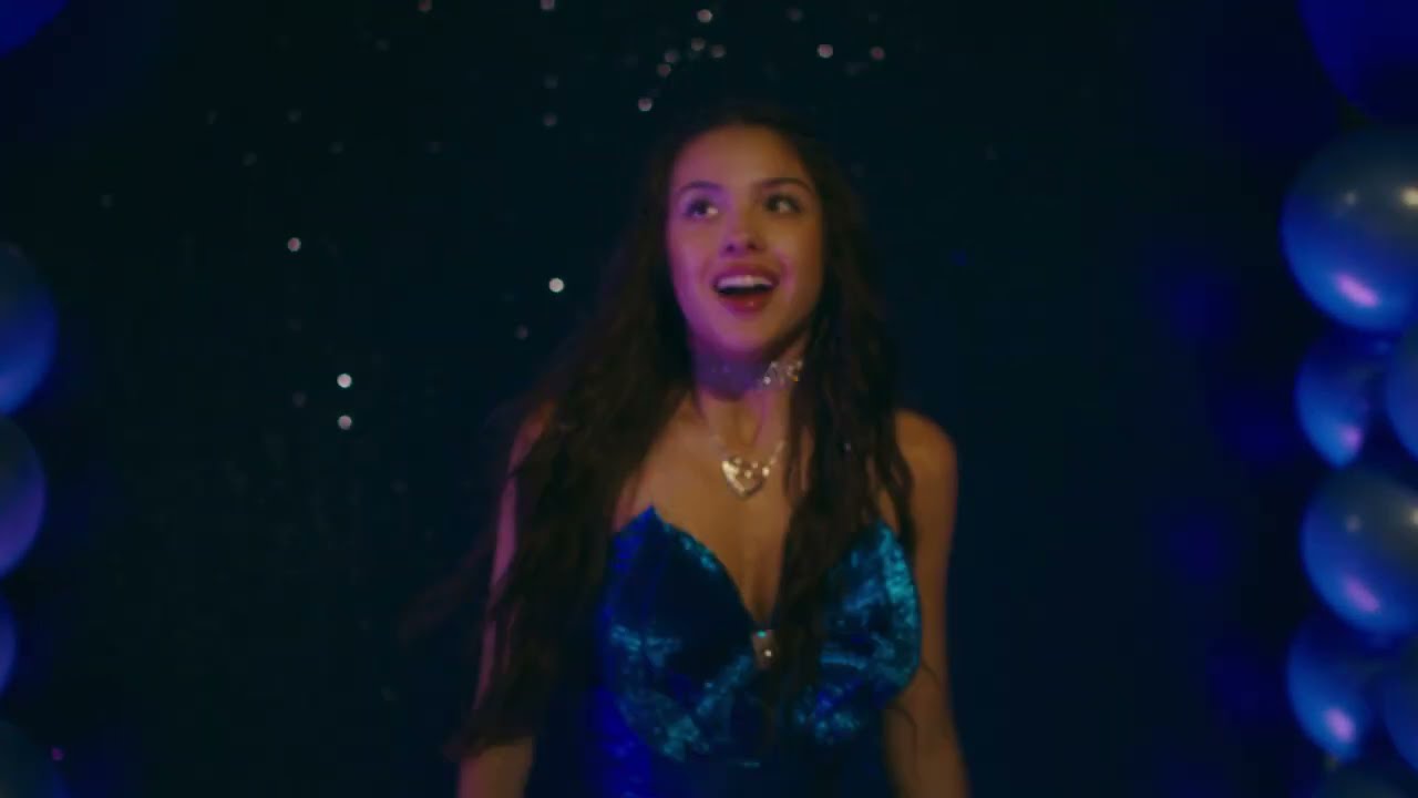 Olivia Rodrigo – brutal (live from SOUR prom)