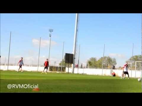 rayovallecanotv Piti y José Carlos, duelo de zurdos en el espacio reducido