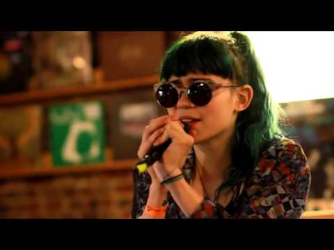 Grimes - Oblivion (Live at Grimey's)