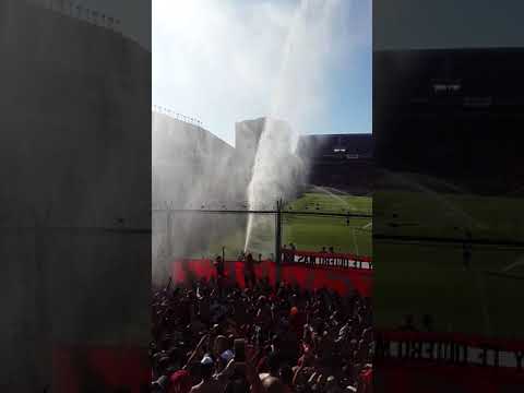 "Hinchada de Independiente" Barra: La Barra del Rojo • Club: Independiente