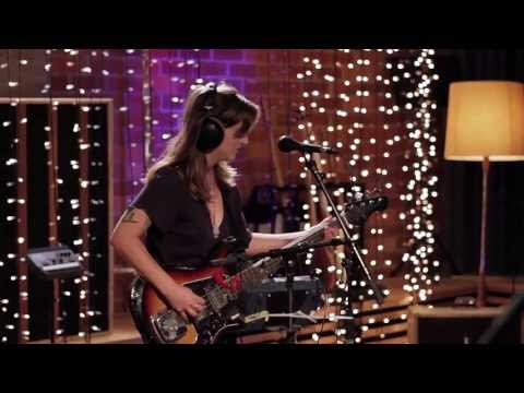 In Session: Las Tetas - Aloha