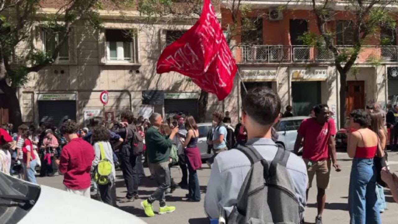 'Siamo tutti antifascisti', il coro alla corteo per il 25 aprile a Roma