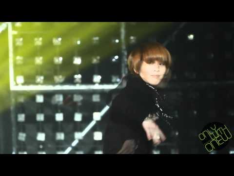 [FANCAM] 111215 SHINee Onew- Replay @ Lotte World Free Christmas