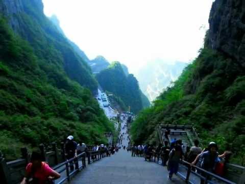 Tianmen Mountain Soul of Zhangjiajie Tianmen Cave 999 steps (Hunan, China) Local de filmagem do avatar