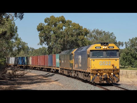G Class Locomotives on the Tocumwal Line! (PN's 9306 up Tocumwal Containers) | G522, G529