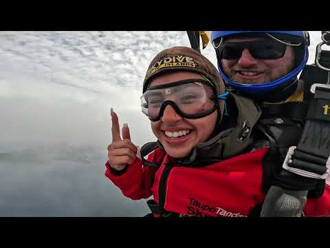 Come with me to go on my FIRST EVER SKYDIVE in NZ 🪂🤪😁