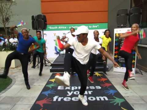 Somizi Mhlongo doing his new dance "Freedom Dance"