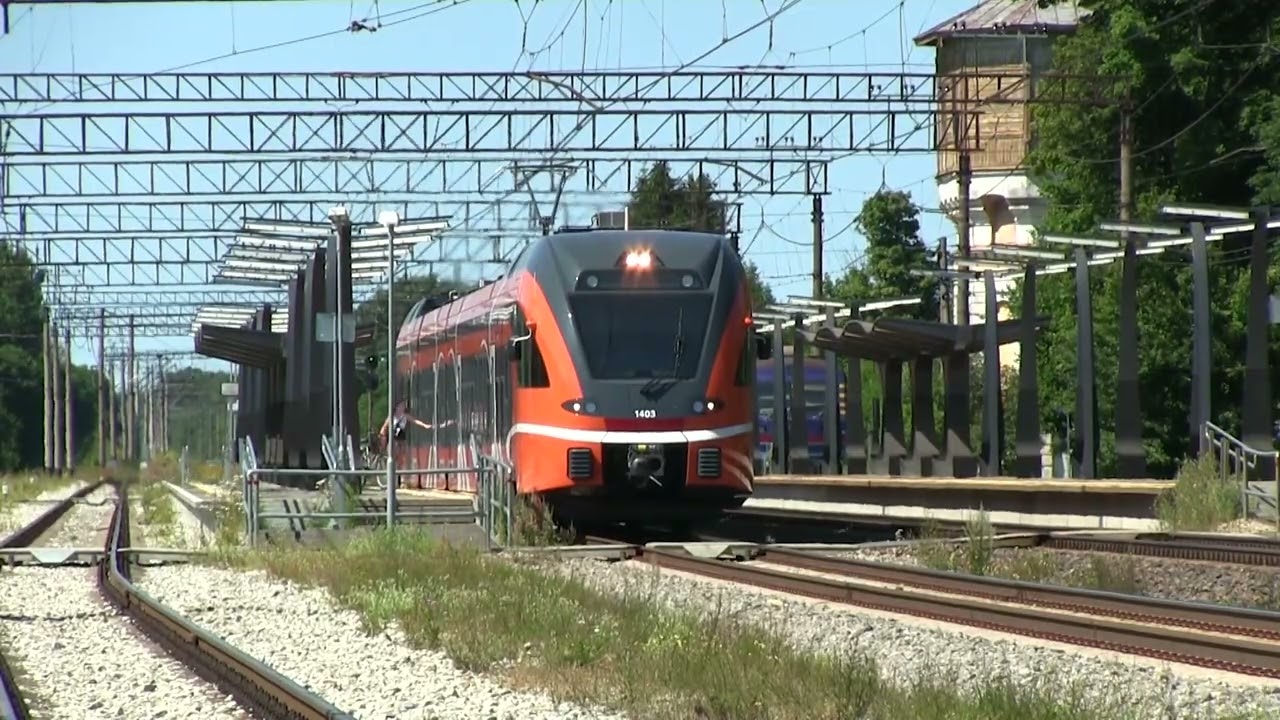 Штадлерский электропоезд 1403 на ст. Раазику / Stadler FLIRT EMU 1403 at Raasiku station