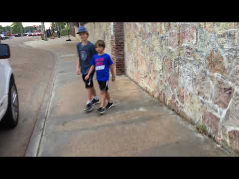 Days Inn To Graceland Walk