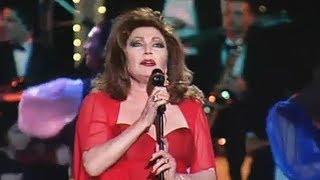 Rocío Jurado interpreta «Con mis cinco sentidos» (1998)