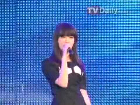 110402 TV Daily IU@Cyworld Festival