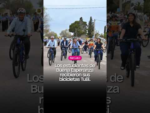 Los estudiantes de Buena Esperanza recibieron sus bicicletas TuBi.